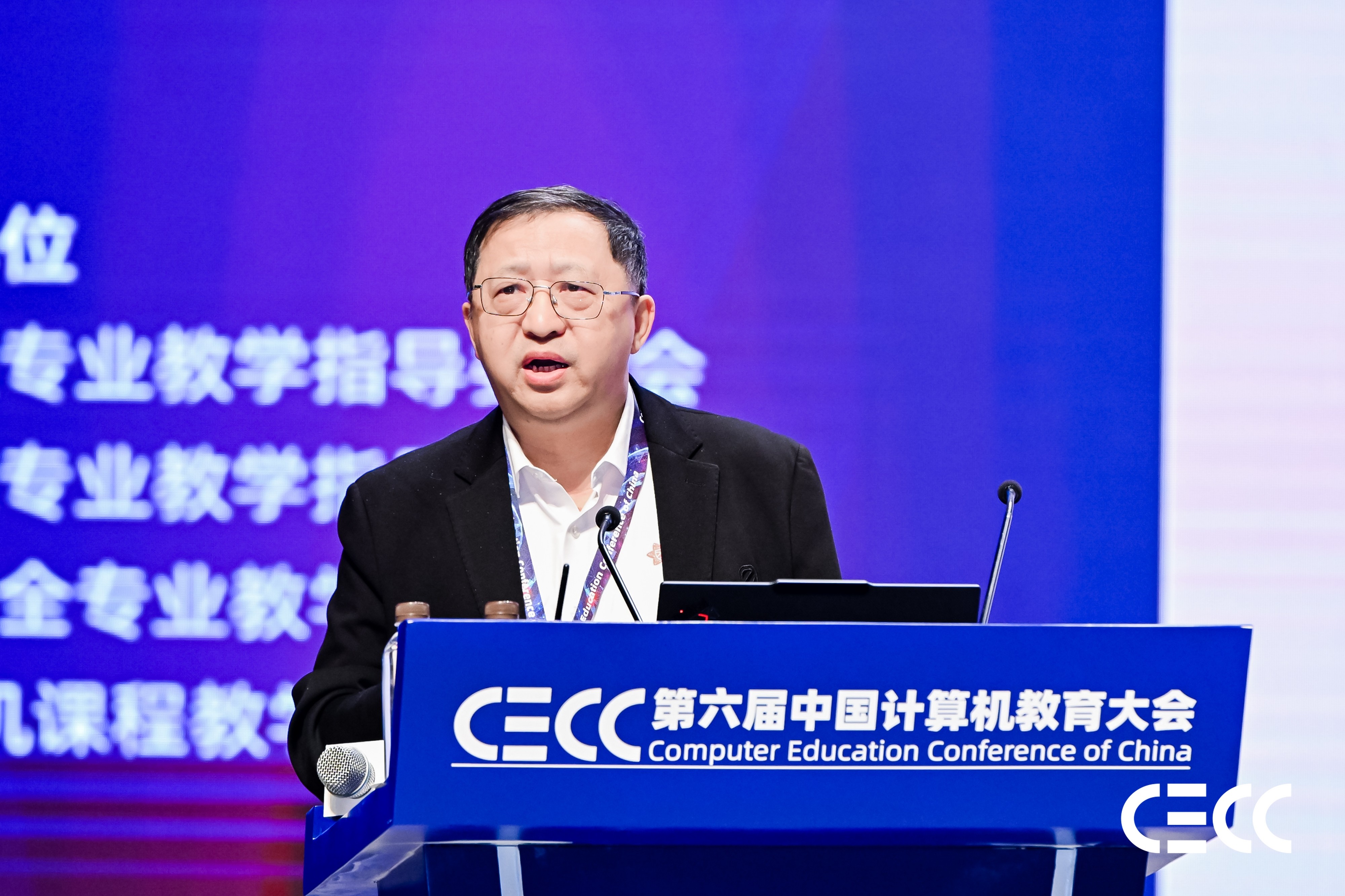 方滨兴.jpg