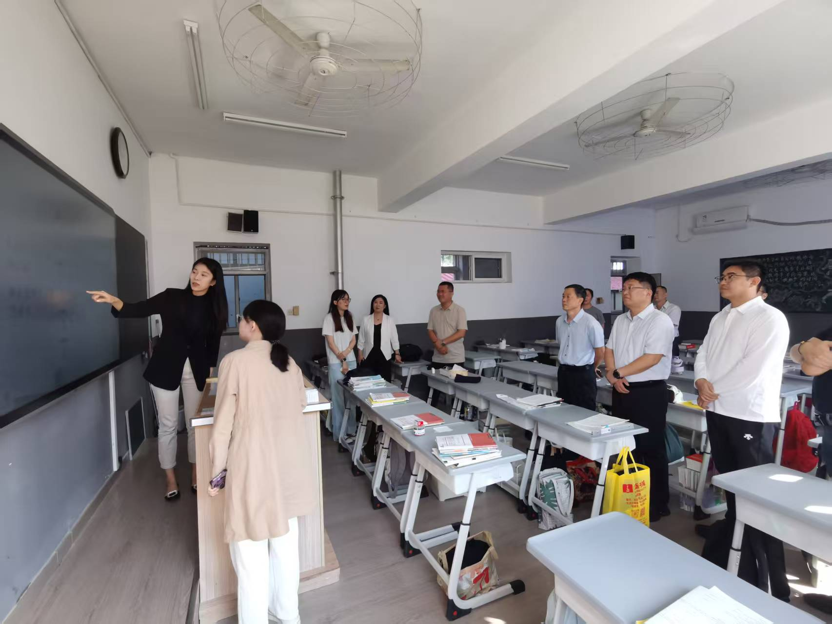 1760087492695729.png 图片9.png