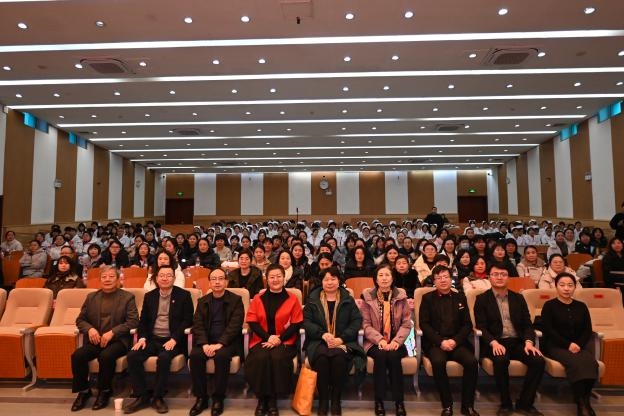 廊坊市首届护理教育创新与产业融合发展论坛在 燕京理工学院成功举