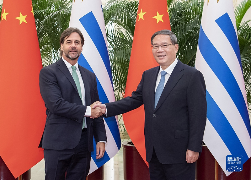 李强会见乌拉圭总统拉卡列